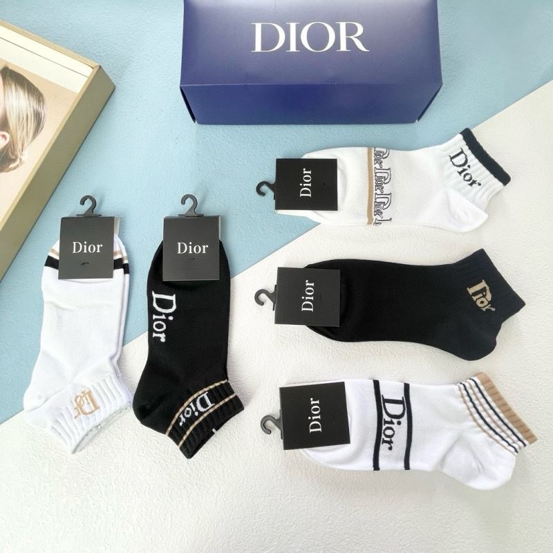 CHRISTIAN DIOR